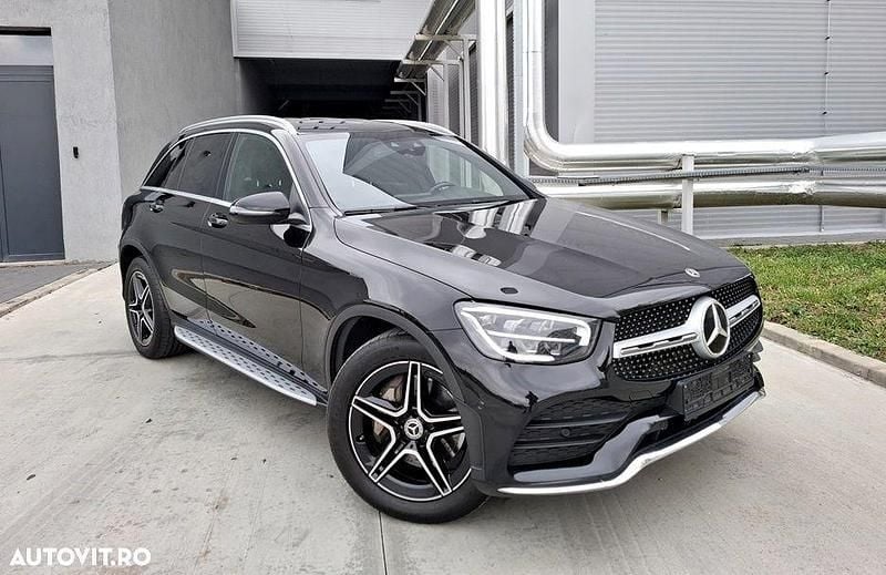Culoarenegru Utilizat 2020 Mercedes GLC220 AMG line SUV | 26.500 EUR (Super Preț) - Imagine 1/4