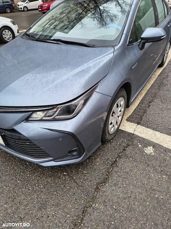 Second-hand Toyota Corolla 99 CP (72 kW) 2020 Culoarealbastru Berlinǎ