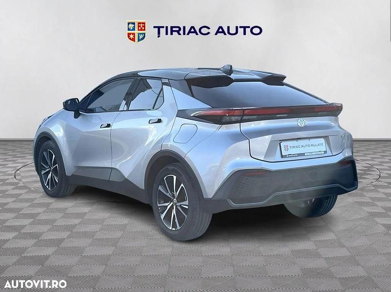 Second-hand Toyota C-HR 140 CP (102 kW) 2024 Culoareargint SUV