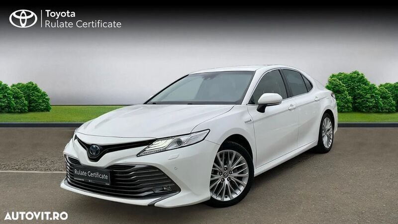 Alb Utilizat 2020 Toyota Camry Berlinǎ | 25.500 EUR - Imagine 1/4