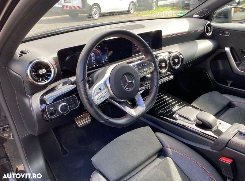 Culoarenegru Utilizat 2020 Mercedes A250 Berlinǎ | 25.000 EUR (Super Preț) - Imagine 1/4