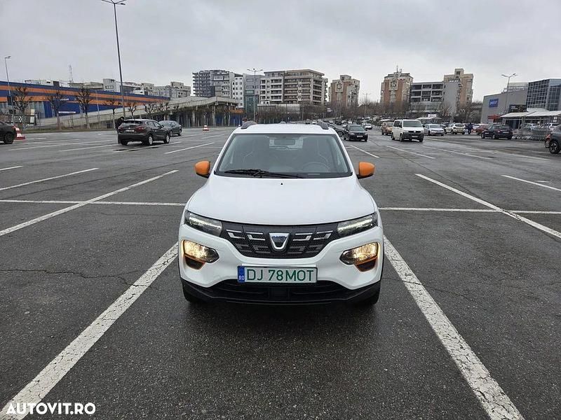 Second-hand Dacia Spring Essentiel 33 kW (45 CP) 2022 Culoarealb Hatchback