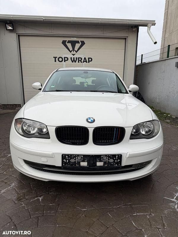 Second-hand BMW 116 115 CP (84 kW) 2008 Culoarealb Hatchback