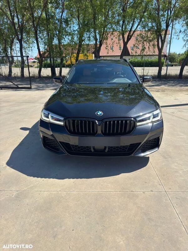 Negru Utilizat 2020 BMW 530 Break | 39.000 EUR - Imagine 1/4