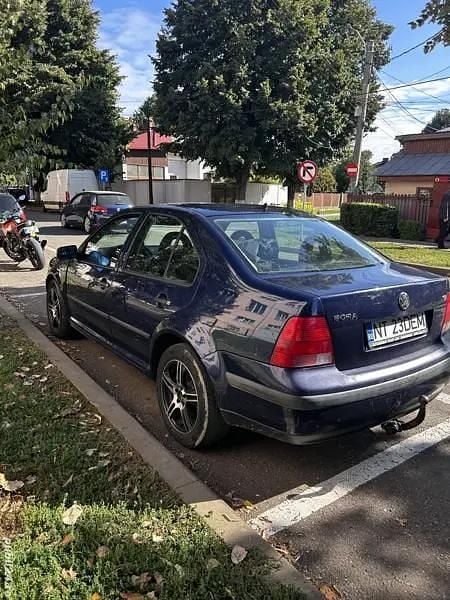 Second-hand VW Bora 105 CP (77 kW) 2001 Albastru Berlinǎ