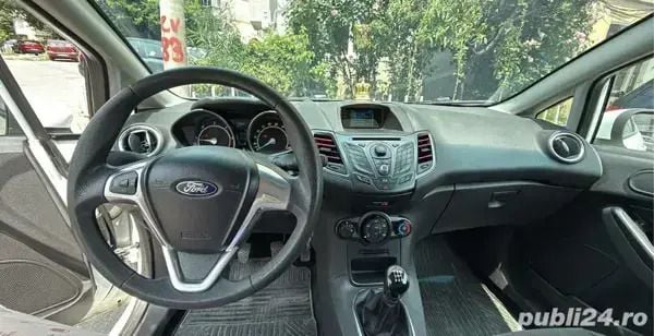Alb Utilizat 2014 Ford Fiesta Hatchback | 4.000 EUR (Preț OK) - Imagine 1/4