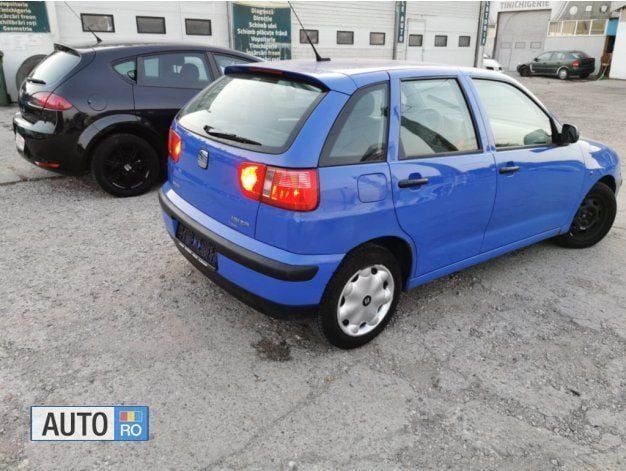 Second-hand Seat Ibiza 90 CP (66 kW) 2002 Albastru marin Berlinǎ