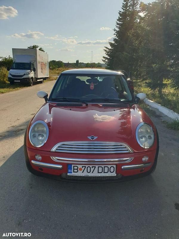 Rosu Utilizat 2003 Mini Cooper Hatchback | 2.300 EUR (Preț OK) - Imagine 1/4