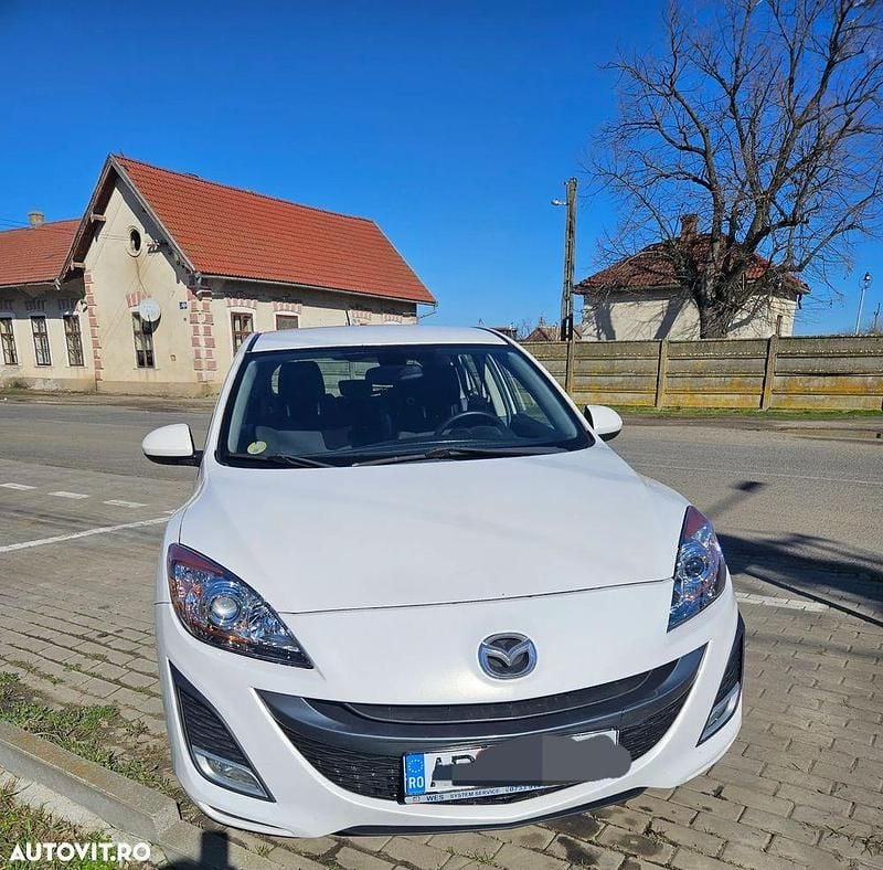 Second-hand Mazda 3 Inclusive 109 CP (80 kW) 2010 Culoarealb Hatchback