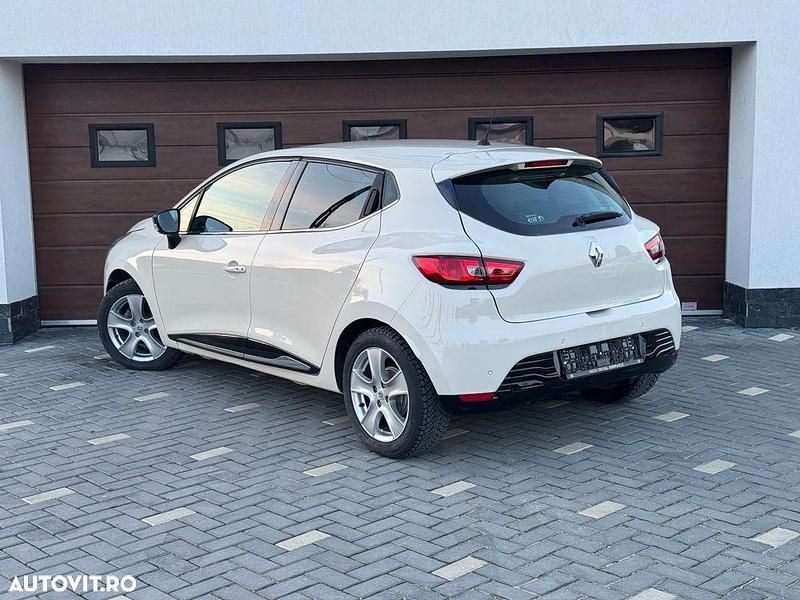 Second-hand Renault Clio IV Intens 90 CP (66 kW) 2016 Culoarealte culori Hatchback