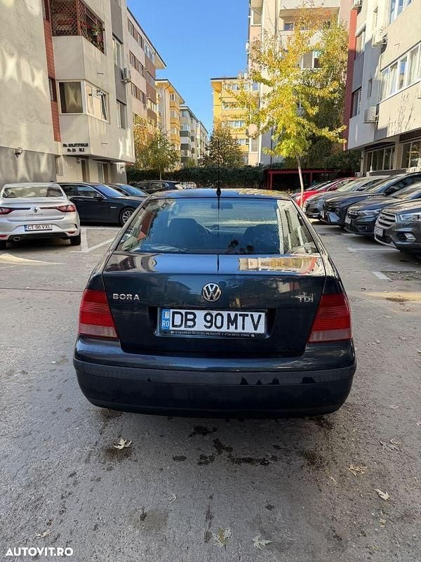 Culoarealbastru Utilizat 2005 VW Bora Basis Berlinǎ | 2.000 EUR (Preț OK) - Imagine 1/4