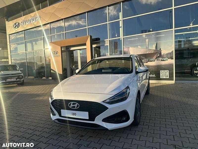 Culoarealb Nouă 2025 Hyundai i30 Hatchback | 24.369 EUR (Puțin scump) - Imagine 1/4