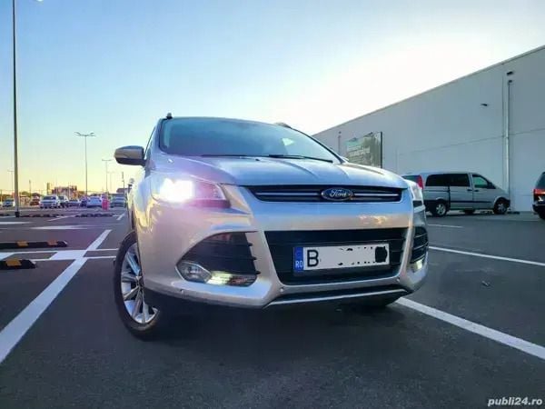 Gri Utilizat 2016 Ford Kuga SUV | 11.500 EUR (Preț OK) - Imagine 1/4