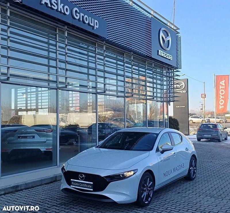 Culoarealb Nouă 2025 Mazda 3 Center-Line Hatchback | 26.989 EUR (Puțin scump) - Imagine 1/4