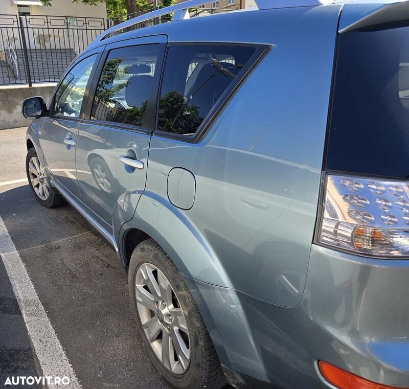 Second-hand Mitsubishi Outlander Instyle 156 CP (114 kW) 2008 Albastru SUV