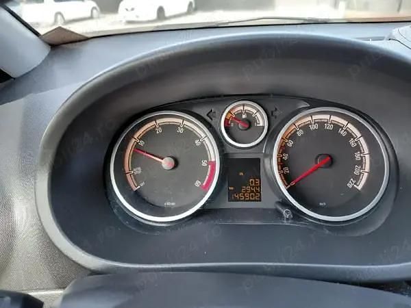 Second-hand Opel Corsa Color Edition 75 CP (55 kW) 2014 Culoarerosu Hatchback