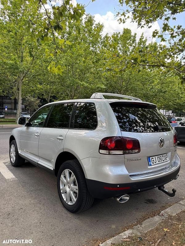 Gri Utilizat 2007 VW Touareg SUV | 6.999 EUR (Preț OK) - Imagine 1/4
