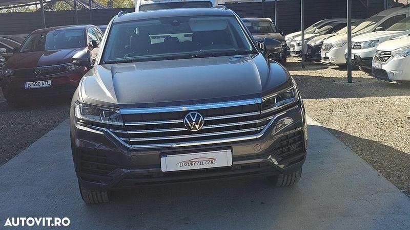 Culoaregri Utilizat 2023 VW Touareg SUV | 39.999 EUR (Preț OK) - Imagine 1/4
