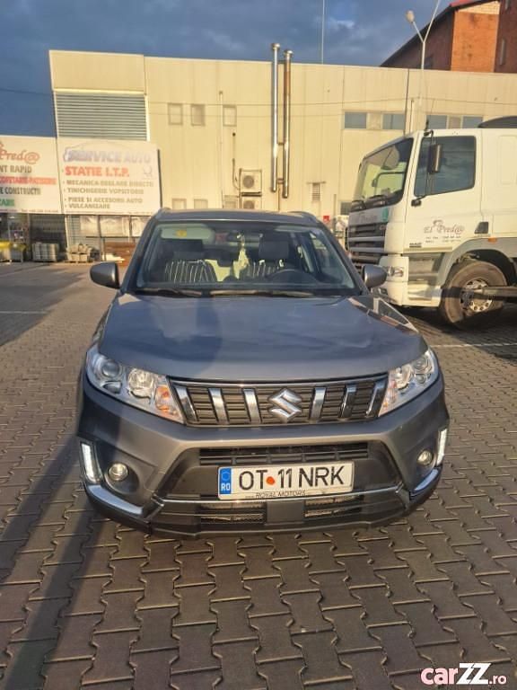 Gri Utilizat 2019 Suzuki Vitara SUV | 17.000 EUR (Preț OK) - Imagine 1/4