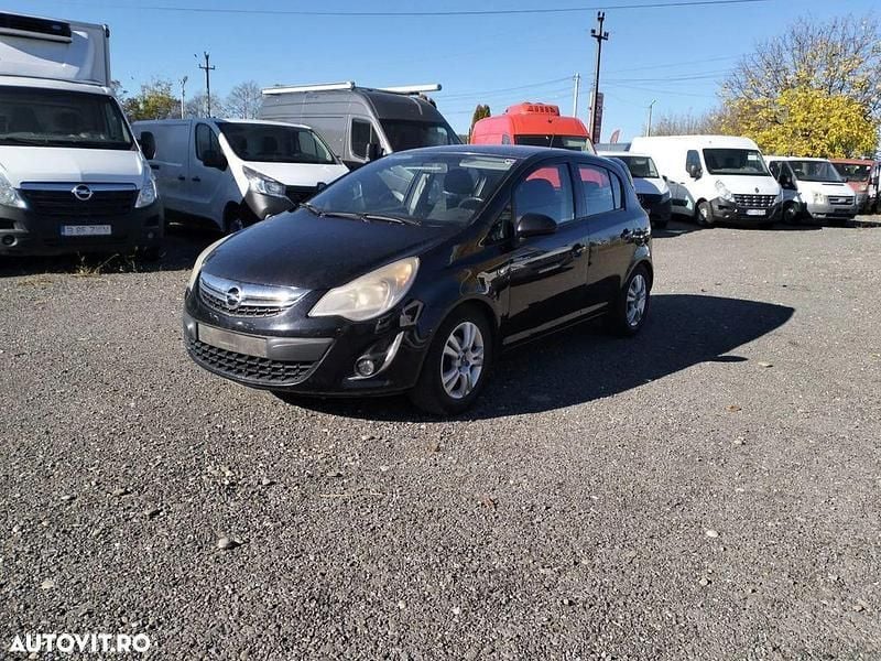 Culoarenegru Utilizat 2011 Opel Corsa Enjoy | 2.800 EUR (Preț OK) - Imagine 1/4