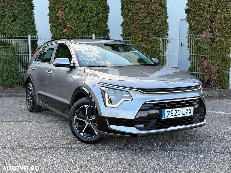 Culoarerosu Utilizat 2025 Kia Niro Vision SUV | 22.999 EUR (Super Preț) - Imagine 1/4