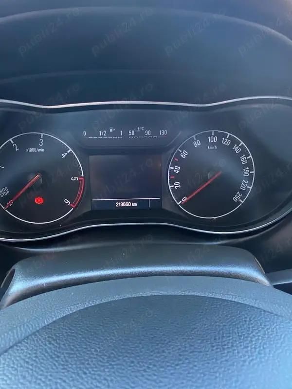 Utilizat 2017 Opel Zafira Monovolum | 8.400 EUR (Preț OK) - Imagine 1/4