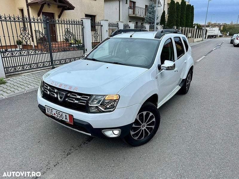 Alb Utilizat 2015 Dacia Duster Lauréate SUV | 9.199 EUR (Preț OK) - Imagine 1/4