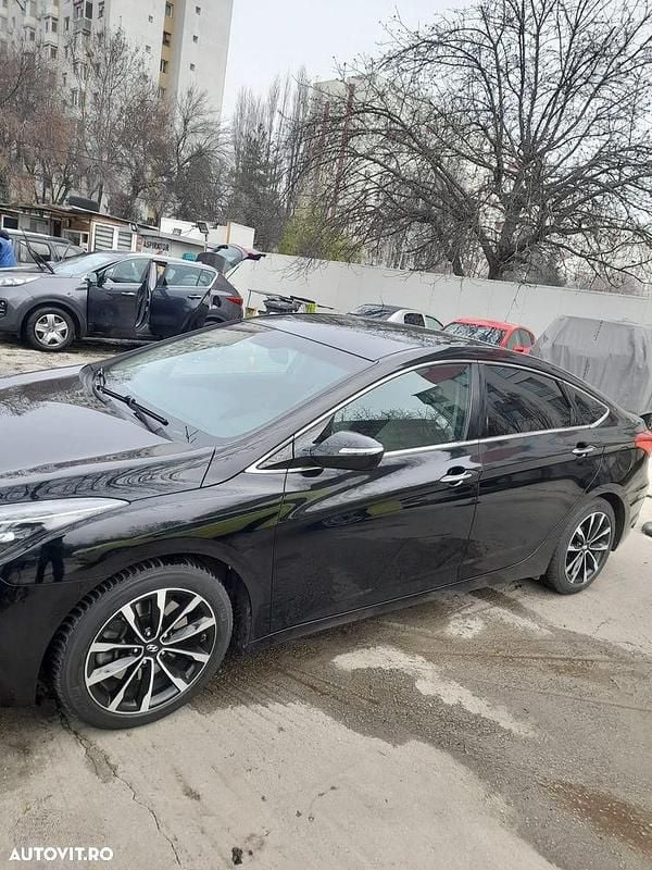 Second-hand Hyundai i40 141 CP (103 kW) 2015 Culoarenegru Break