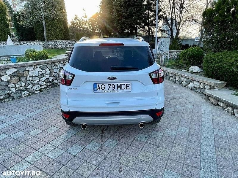 Second-hand Ford Kuga 179 CP (131 kW) 2018 Culoarealb SUV