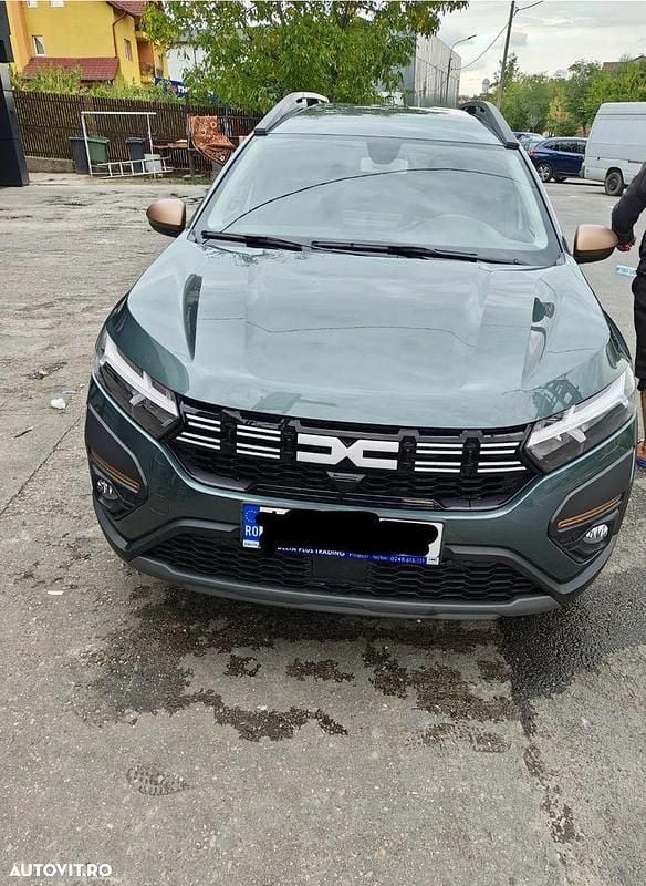 Culoarealte culori Utilizat 2023 Dacia Jogger Monovolum | 18.500 EUR (Scump) - Imagine 1/4