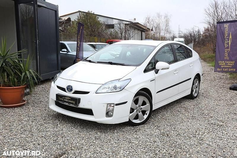 Second-hand Toyota Prius Sol 99 CP (72 kW) 2010 Culoarealb Hatchback