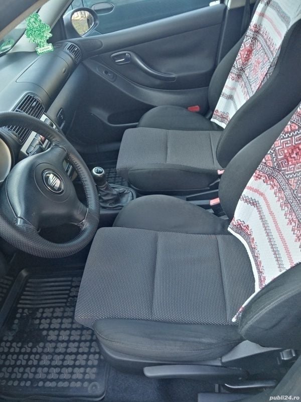 Second-hand Seat Leon 77 CP (56 kW) 2004 Hatchback