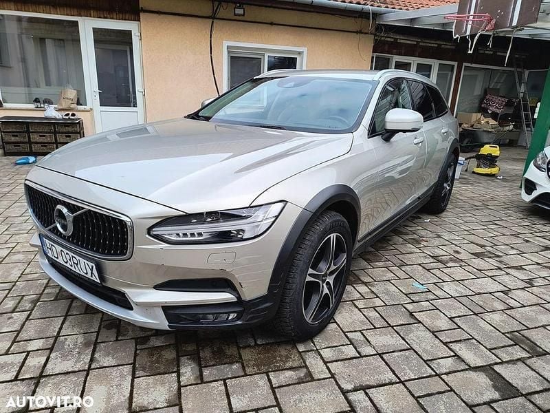 Second-hand Volvo V90 235 CP (172 kW) 2019 Culoarebej Break