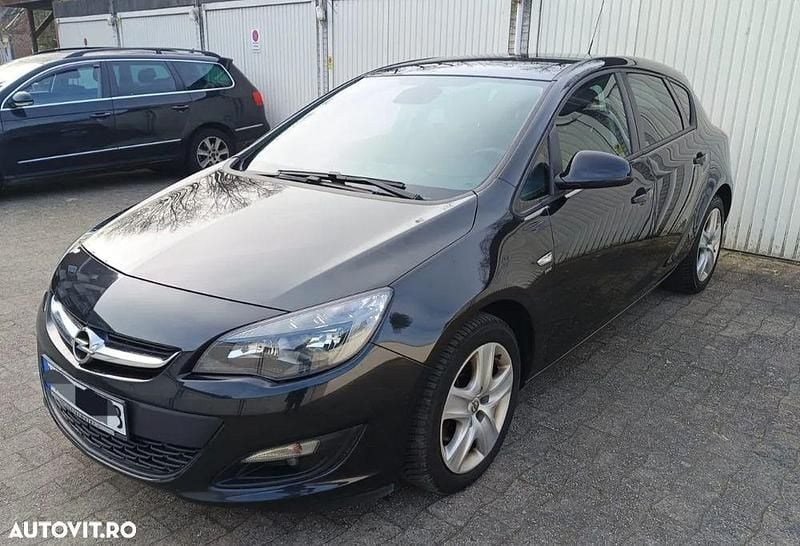 Second-hand Opel Astra Energy 130 CP (95 kW) 2014 Culoarenegru Hatchback