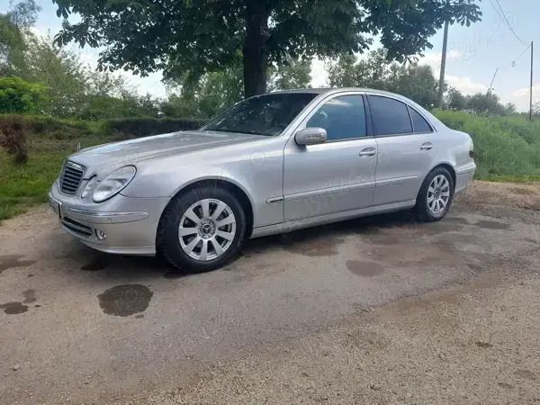 Utilizat 2003 Mercedes 220 Berlinǎ | 4.200 EUR (Preț bun) - Imagine 1/4