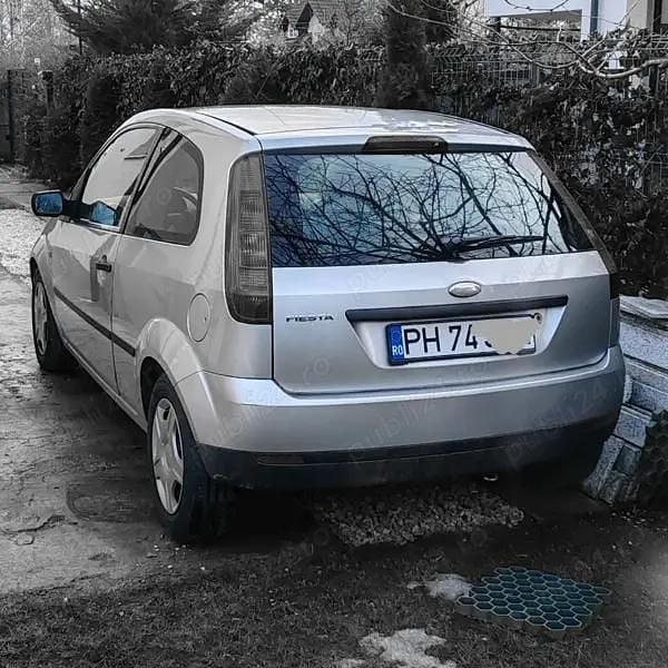 Second-hand Ford Fiesta 65 CP (47 kW) 2004 Gri Hatchback
