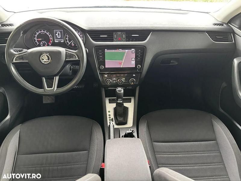 Second-hand Skoda Octavia Ambition 149 CP (109 kW) 2019 Culoareargint Break
