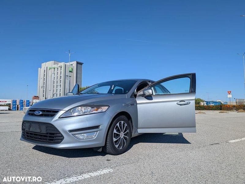 Culoaregri Utilizat 2013 Ford Mondeo Trend Berlinǎ | 5.899 EUR (Super Preț) - Imagine 1/4