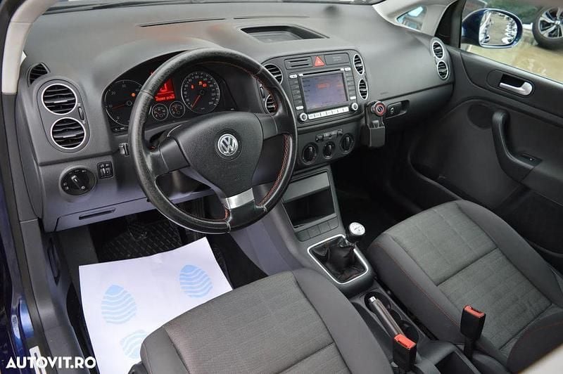Second-hand VW Golf IV Sportline 140 CP (102 kW) 2006 Culoarealbastru Hatchback