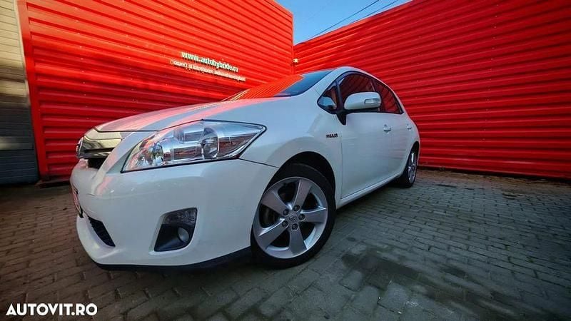 Culoarealb Utilizat 2012 Toyota Auris Hybrid Life Hatchback | 7.500 EUR (Preț bun) - Imagine 1/4