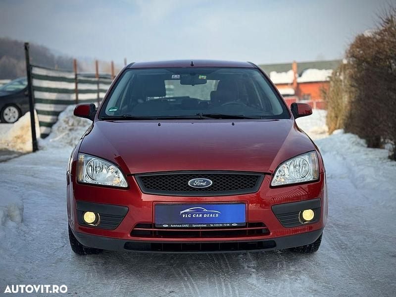 Culoarerosu Second-hand 2006 Ford Focus Style Hatchback | 2.500 EUR (Preț OK) - Imagine 1/4