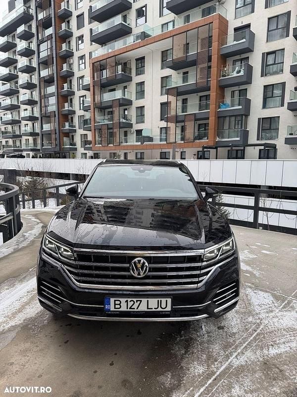 Second-hand VW Touareg Atmosphere 286 CP (210 kW) 2019 Culoarenegru SUV