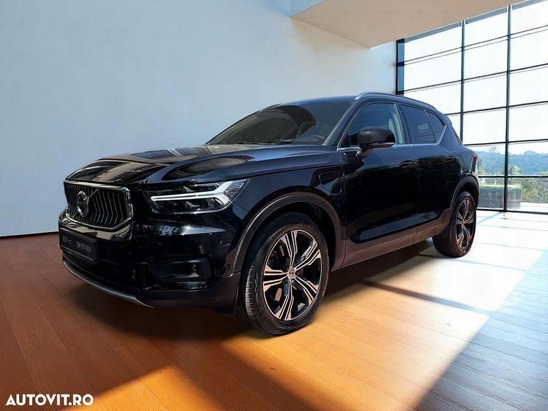 Negru Utilizat 2021 Volvo XC40 Inscription SUV | 26.980 EUR (Puțin scump) - Imagine 1/4