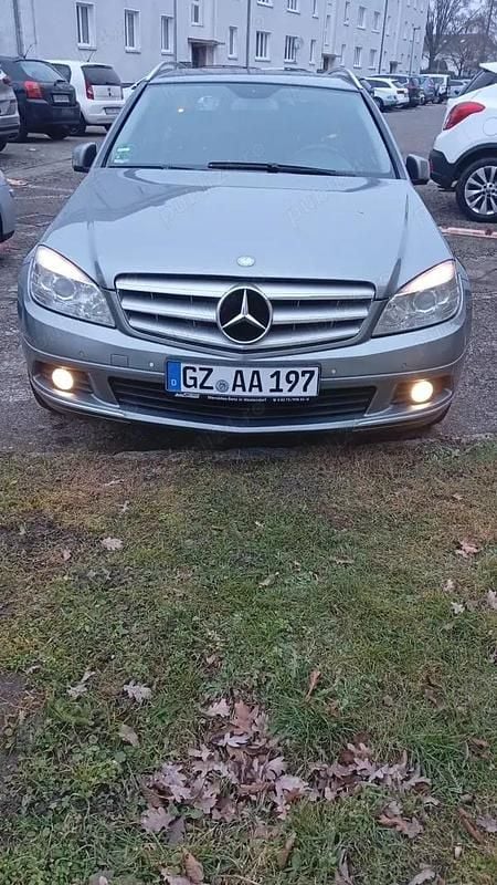 Second-hand Mercedes C200 2009