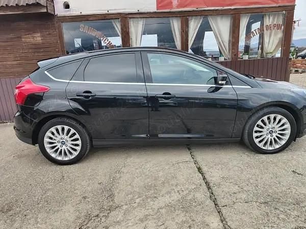 Second-hand Ford Focus Titanium 140 CP (102 kW) 2013 Negru Hatchback
