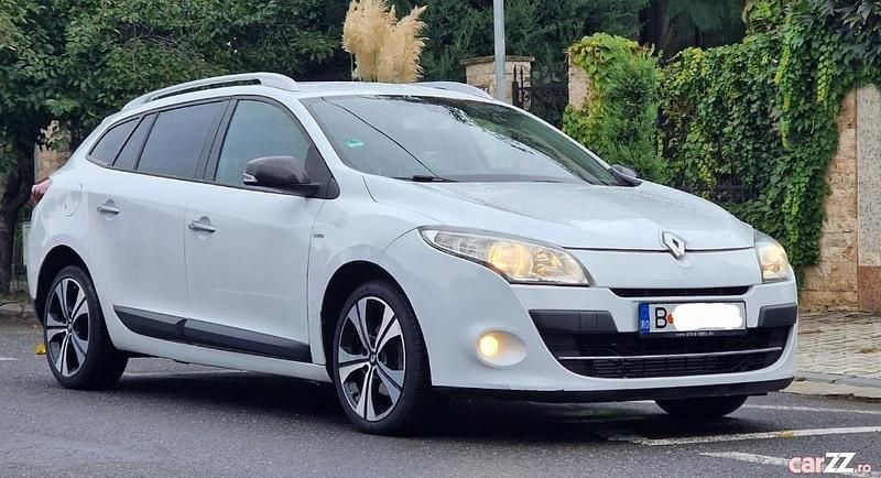 Alb Utilizat 2011 Renault Mégane III Bose Edition Berlinǎ | 3.850 EUR (Preț OK) - Imagine 1/4