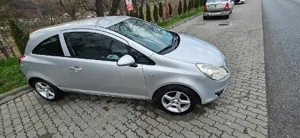 Utilizat 2010 Opel Corsa Coupe | 1.000 EUR (Super Preț) - Imagine 1/4