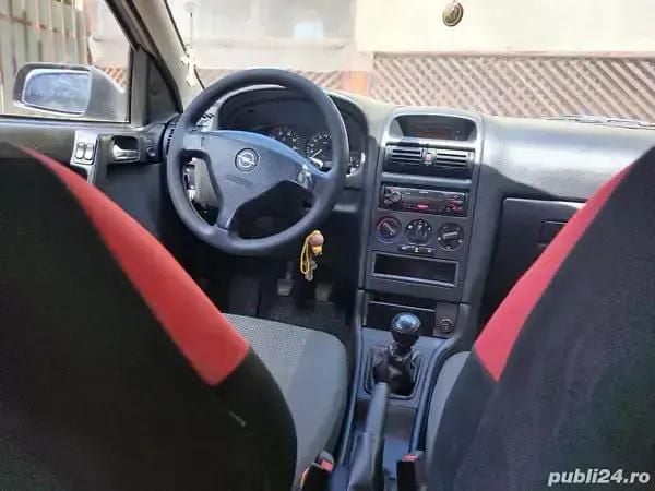 Utilizat 2007 Opel Astra Hatchback | 1.350 EUR (Preț bun) - Imagine 1/4