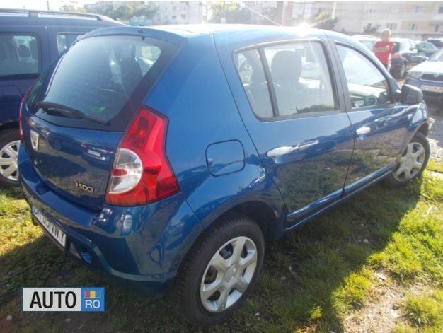 Second-hand Dacia Sandero 90 CP (66 kW) 2009 Albastru Hatchback