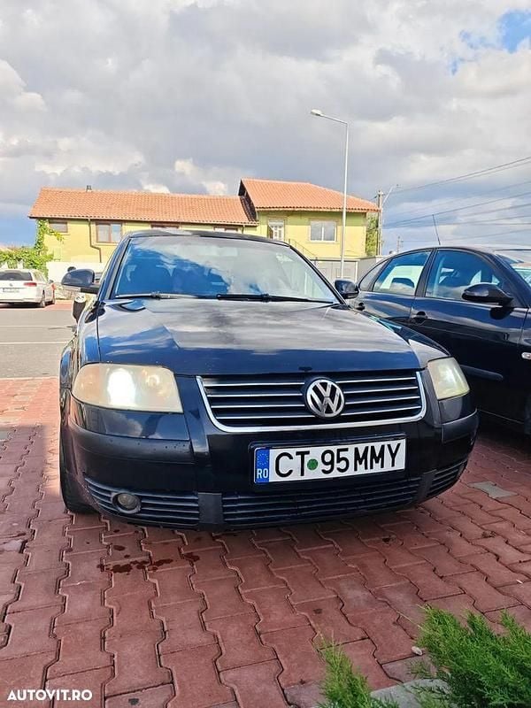 Culoarenegru Utilizat 2004 VW Passat Comfortline Break | 2.000 EUR (Preț OK) - Imagine 1/4